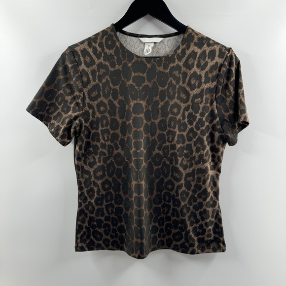 H&M Tops - H&M Leopard Print Short Sleeve Top Size Large Sleek Finish